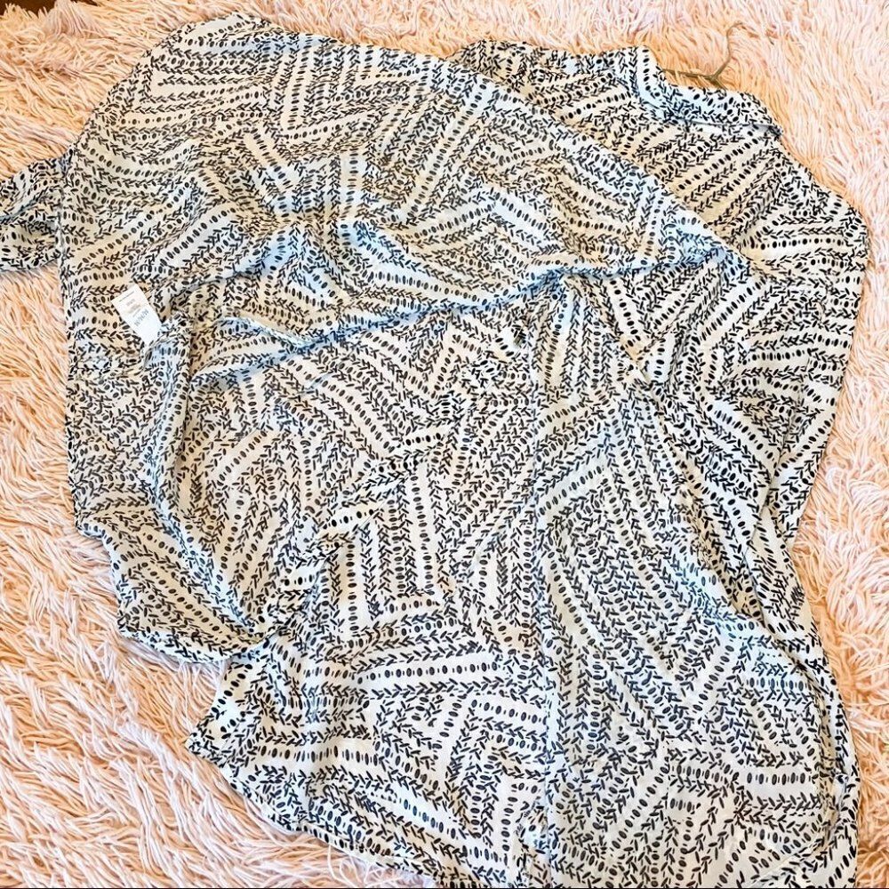 Cabi Split Back Collared Blouse In Black White Me… - image 8